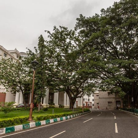 Kstdc Kumarakrupa Hotel Bangalore Exterior foto